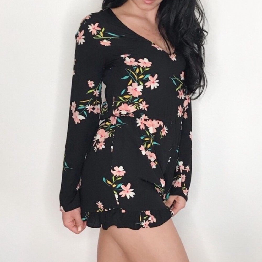 Pins and needles S black floral Romper